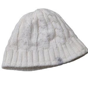 White cable knit Heat Holders fleece lined beanie hat